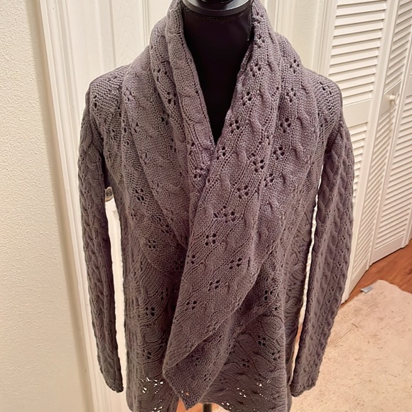 Italca Of Italy, Eyelet Knit, Hi-Low Hem, Draped Fabric Cardigan/ Shrug - Picture 2 of 8